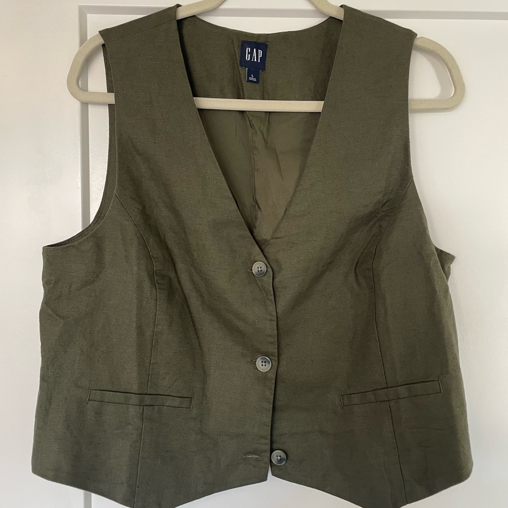 GAP Khaki Green Sleeveless Vest